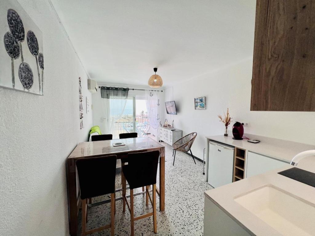 Apartament Sylvia 4A - Estudio En Primera Linea De Mar - Centrico - Terraza Vista Mar - Playa - Wifi Empuriabrava Zewnętrze zdjęcie